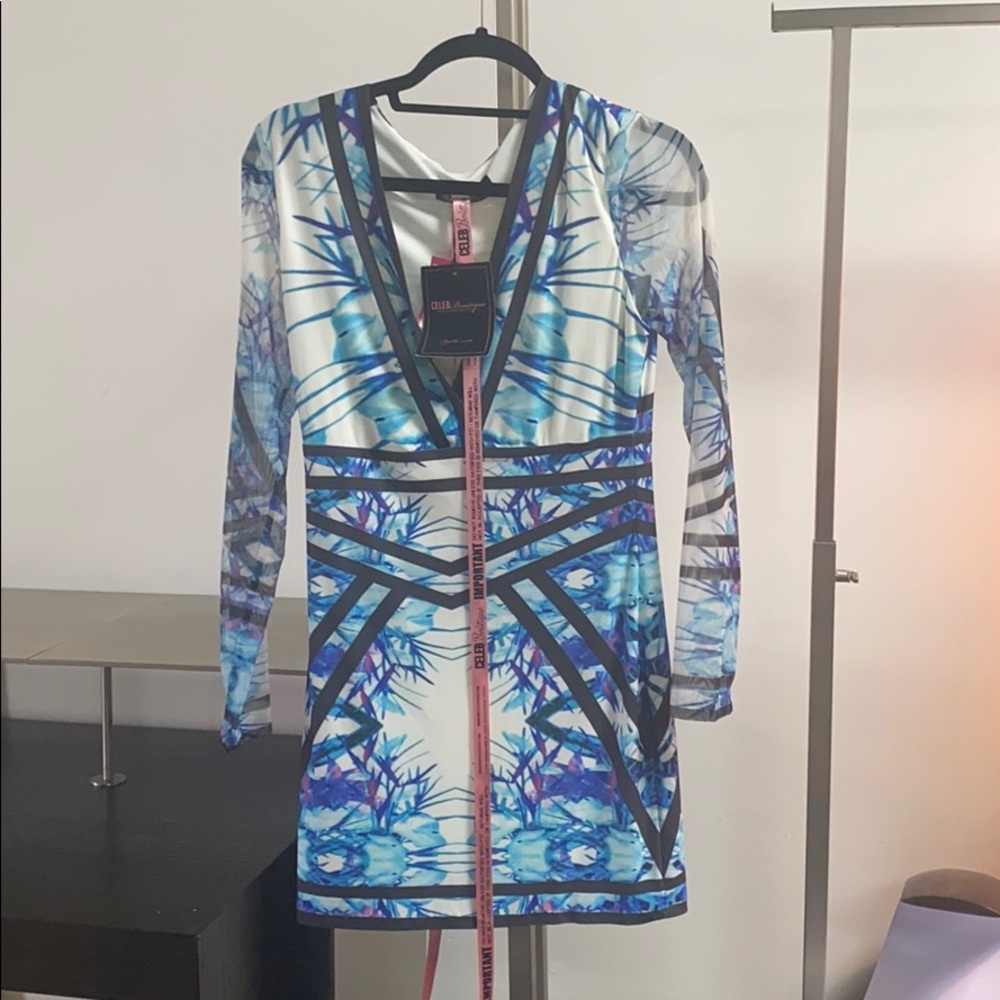 Super cute dress never worn!